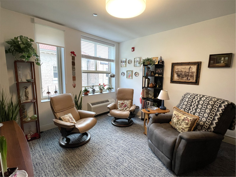 Independent Living Apartment for Seniors in Norwood Park in Chicago